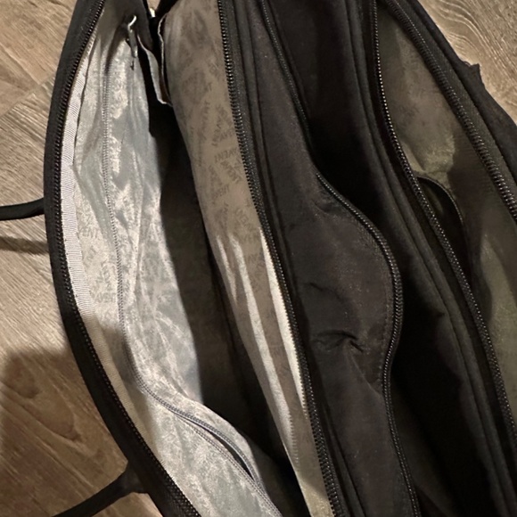 AVENT DIAPER/Bottle Bag.  Black. Maternity - Picture 2 of 8